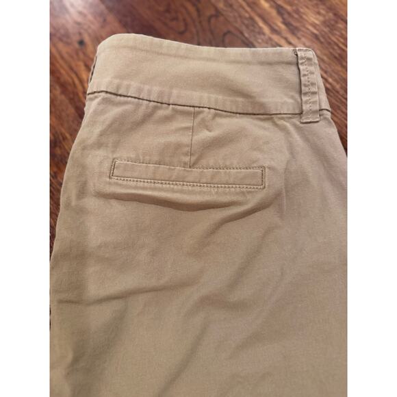 J Crew Chinos Ladies 6 Beige 9” Inseam Zip and Hook Closure Cotton and Elastane - Picture 3 of 8